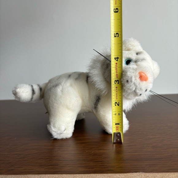 Mini Mirage Las Vegas White Tiger Stuffed Animal - Picture 8 of 9